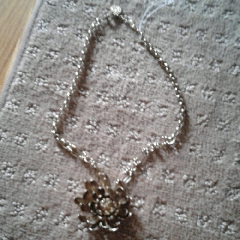 Jessica Simpson necklace